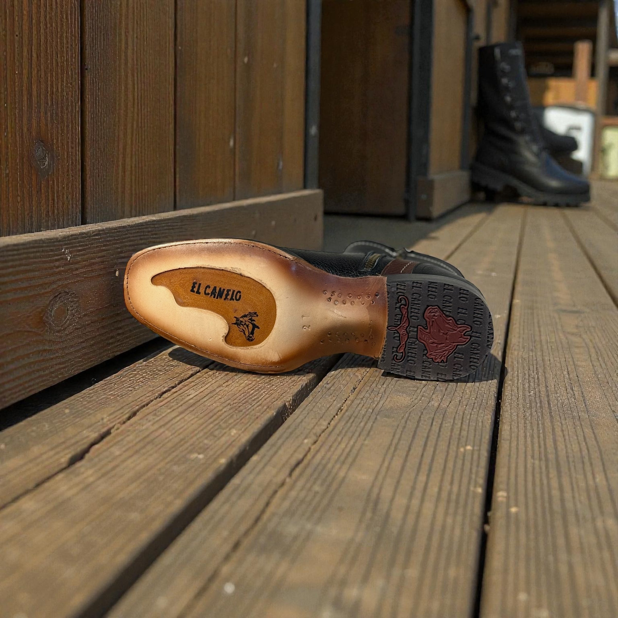 EL CANELO ANLKLE BOOT CAISSON BLACK LEATHER SOLE