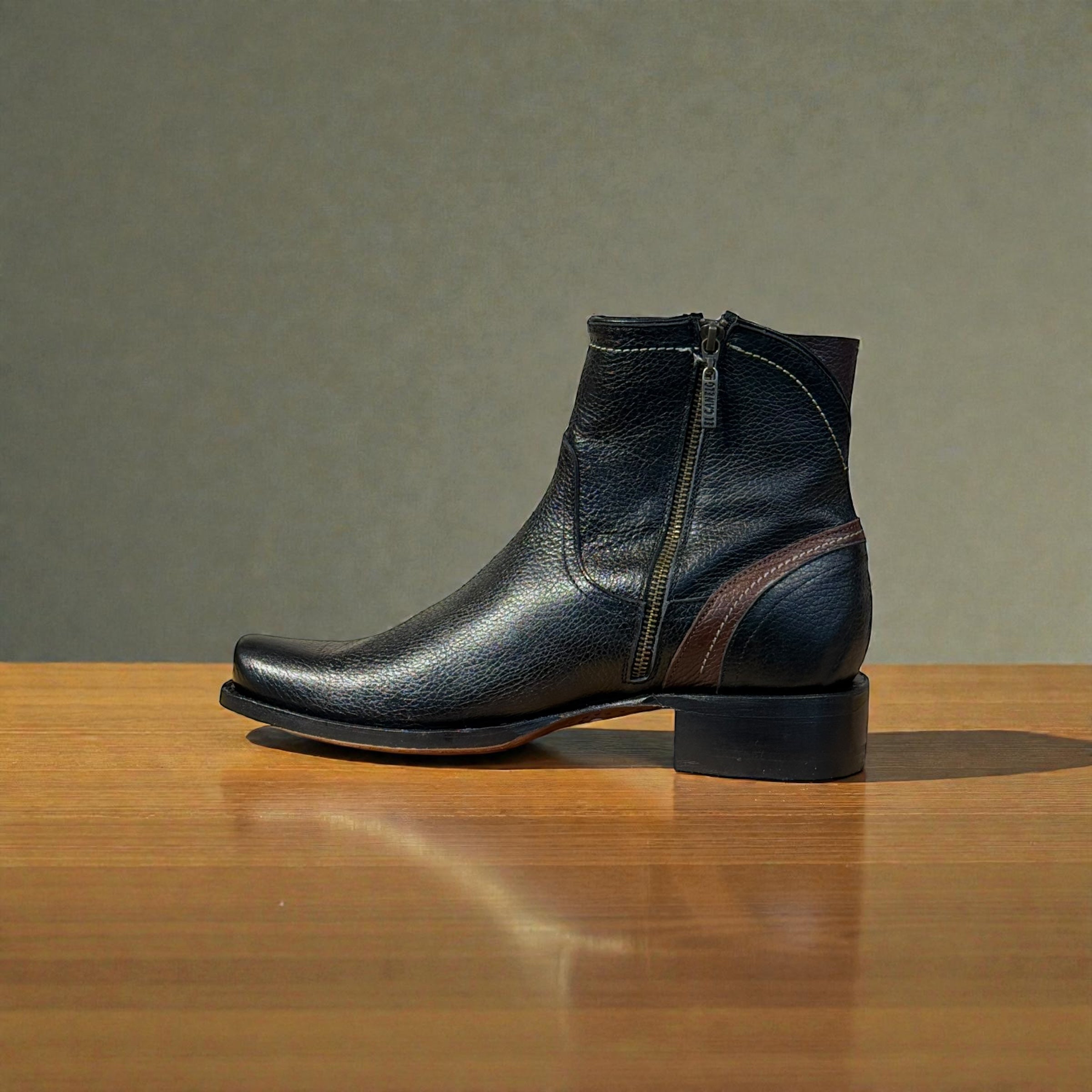 EL CANELO ANLKLE BOOT CAISSON BLACK LEATHER SOLE