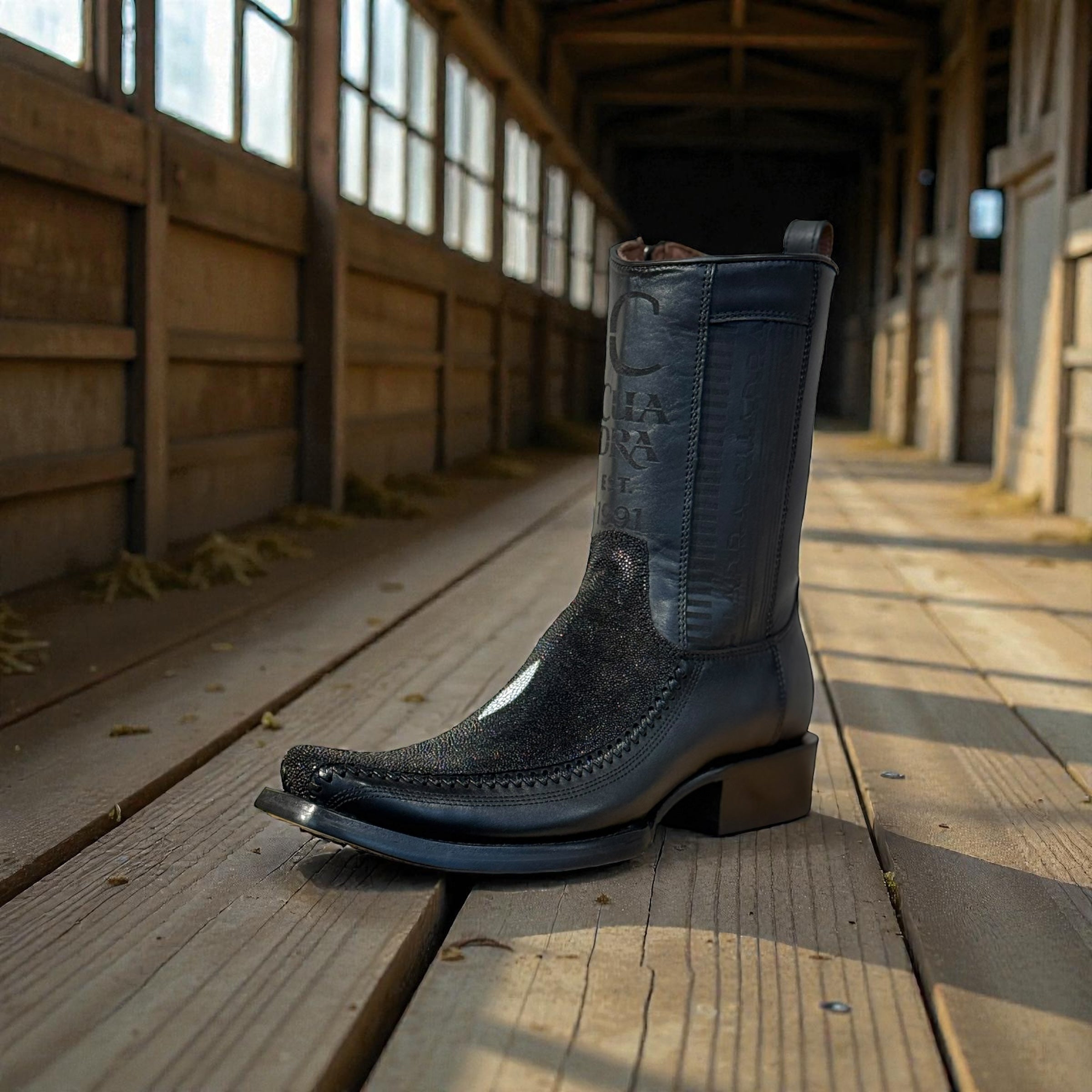 Men Black Stingray Laser & Woven Narrow Square Toe – Wide (EE