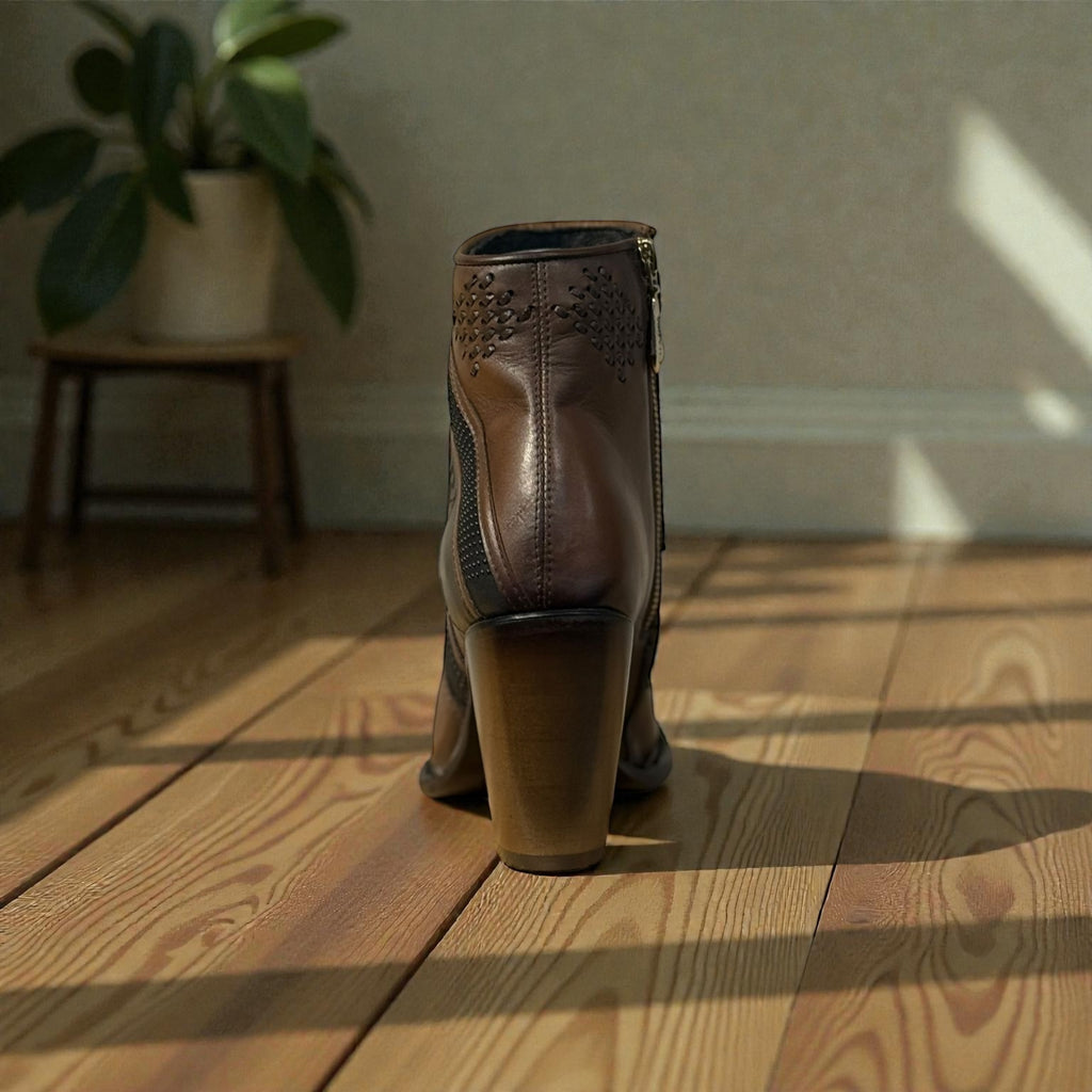 Lady Boot Honey Laser & Woven Round Toe