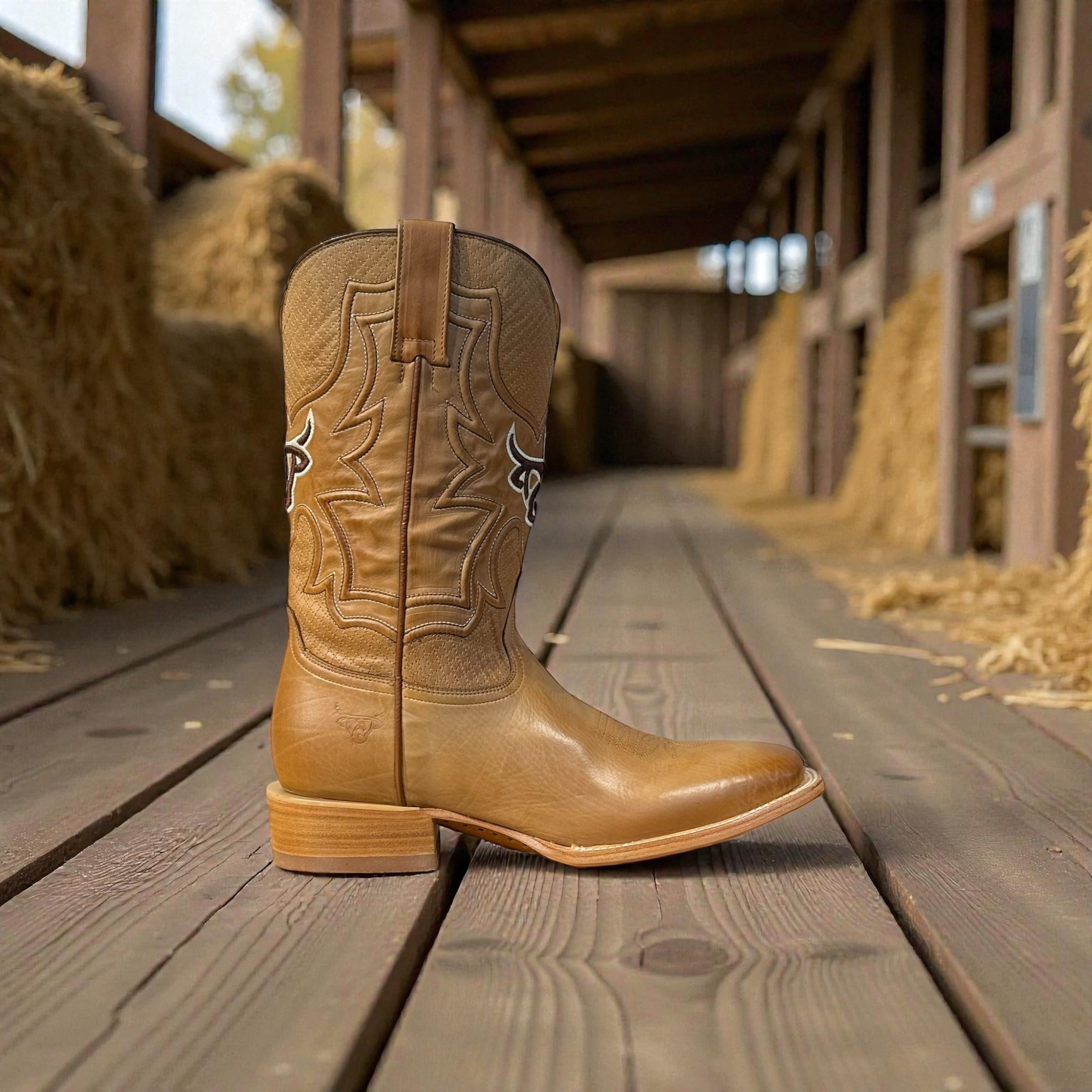 SQUARE CLAYTON CALF GOLD LEATHER SOLE